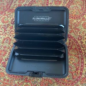 Alumawallet patent pending black waterproof aluminum slimline wallet